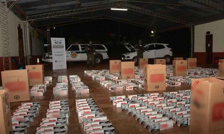Secuestran cerca de 8 mil atados de cigarrillos de contrabando en Misiones Secuestran cerca de 8 mil atados de cigarrillos de contrabando en Misiones