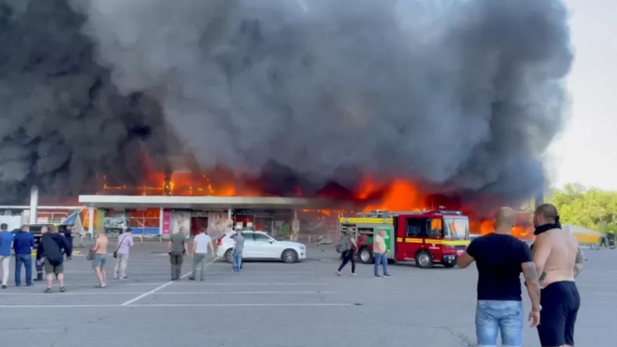 En el centro comercial en Kremenchuk había más de 1.000 personas al momento del ataque