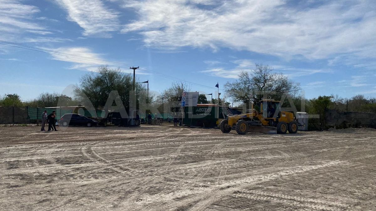 Los trabajos en el terreno ya comenzaron. La obra de Nación prevé la construcción de un centro verde, un salón de usos múltiples y una nueva plaza. Los trabajos en el terreno ya comenzaron. La obra de Nación prevé la construcción de un centro verde, un salón de usos múltiples y una nueva plaza.
