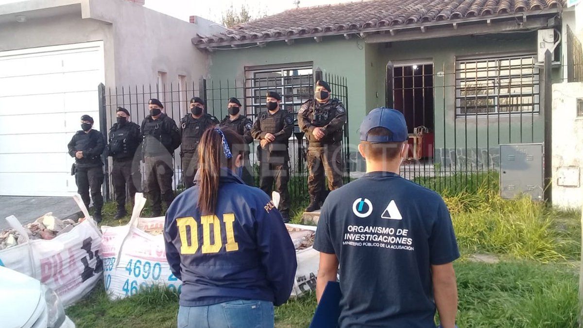 Los allanamientos los llevó a cabo el personal del Organismo de Investigaciones junto con agentes de la DDI bonaerense más fuerzas de irrupción.&nbsp;
