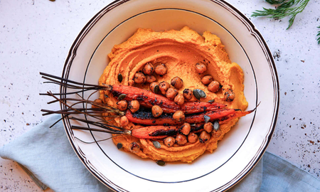 Hummus de zanahorias asadas: la receta con pocos ingredientes para acompañar tus platos Hummus de zanahorias asadas: la receta con pocos ingredientes para acompañar tus platos