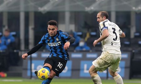 Inter enfrenta a la Juventus para intentar revertir el 2-1 de la ida y pasar a la final de la Copa Italia. Inter enfrenta a la Juventus para intentar revertir el 2-1 de la ida y pasar a la final de la Copa Italia.
