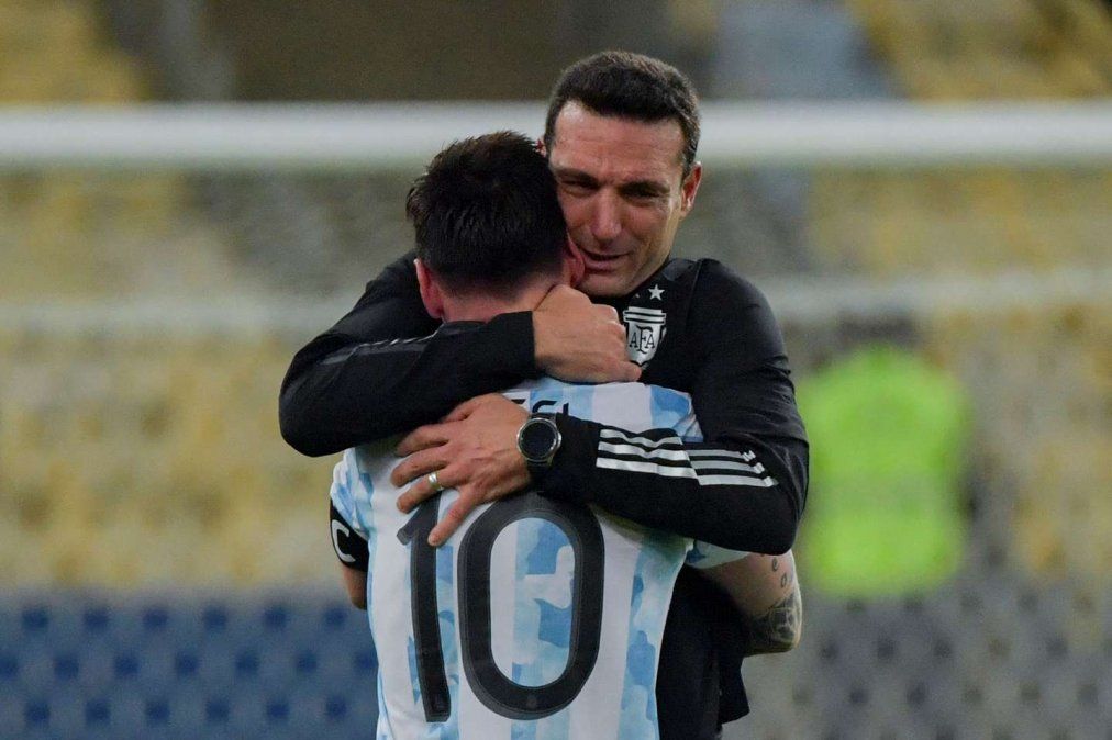 Lionel Scaloni y Lionel Messi.