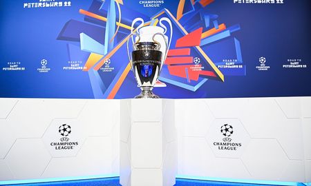 Uefa decidirá este viernes si mantiene a Rusia como sede para la final de la Champions League. Uefa decidirá este viernes si mantiene a Rusia como sede para la final de la Champions League.