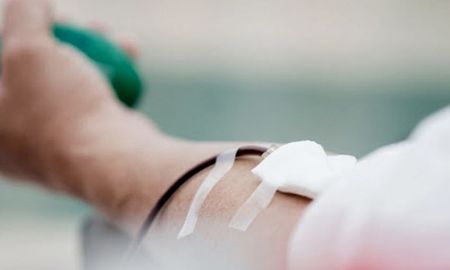 Luego que se diera a conocer el caso de un joven de San Lorenzo que no pudo donar sangre por ser gay, el gobierno provincial capacitará al personal para evitar situaciones de discriminación por motivos de género. Luego que se diera a conocer el caso de un joven de San Lorenzo que no pudo donar sangre por ser gay, el gobierno provincial capacitará al personal para evitar situaciones de discriminación por motivos de género.