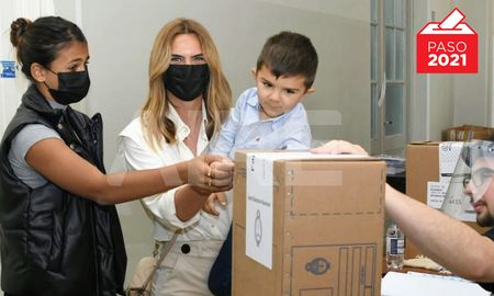 Granata destacó el cumplimiento de los protocolos sanitarios y dijo que esperará los resultados compartiendo un asado en familia y con amigos. Granata destacó el cumplimiento de los protocolos sanitarios y dijo que esperará los resultados compartiendo un asado en familia y con amigos.