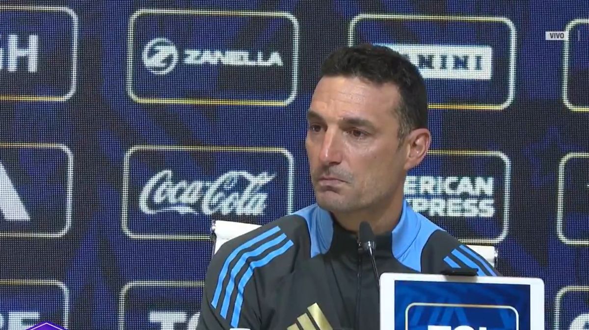Lionel Scaloni se emocionó el conferencia de prensa ante la pregunta de un periodista.