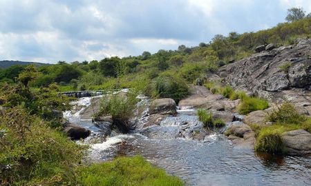 Villa Flor Serrano está marcada por hermosos paisajes y un hermoso río que lo rodea. Villa Flor Serrano está marcada por hermosos paisajes y un hermoso río que lo rodea.