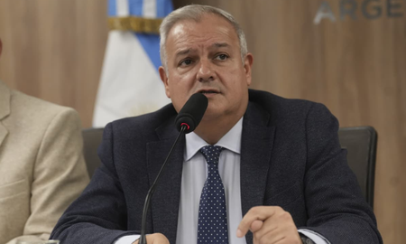 Pablo Farías, legislador santafesino. Pablo Farías, legislador santafesino.