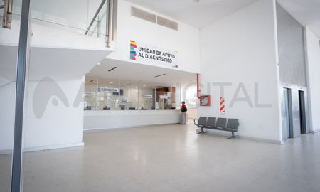 Al hombre de iniciales JAC se le atribuyó la autoría de estafas y la coautoría de organización y explotación de juegos de azar no autorizados con fines de lucro. Al hombre de iniciales JAC se le atribuyó la autoría de estafas y la coautoría de organización y explotación de juegos de azar no autorizados con fines de lucro.