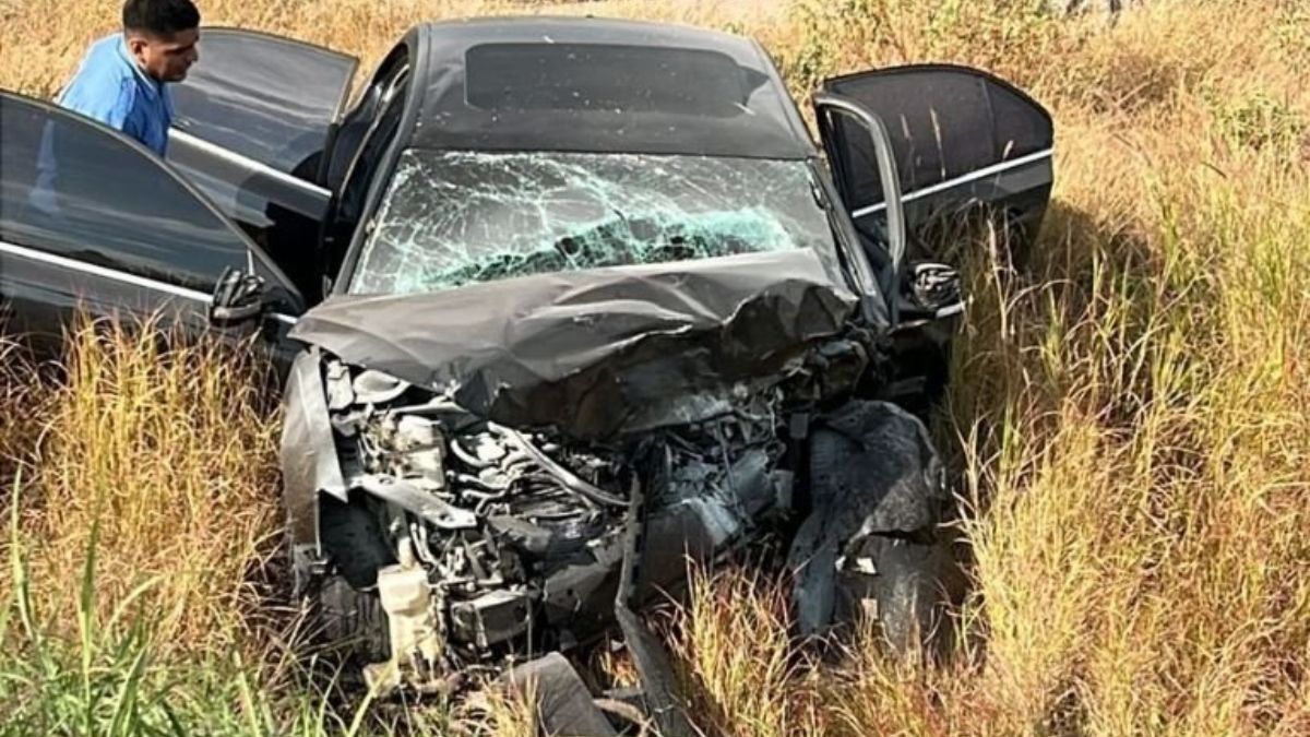 Los vehículos involucrados en el accidente quedaron destruídos totalmente. Los vehículos involucrados en el accidente quedaron destruídos totalmente.
