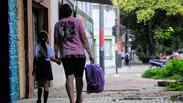 La psicopedagoga Flor Engler recomienda establecer micrometas durante febrero para que el regreso a los horarios escolares no afecte el bienestar emocional de los estudiantes.