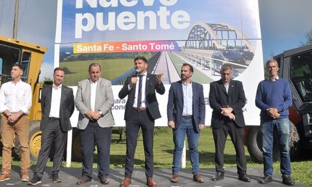 Maximiliano Pullaro encabezó el acto por el nuevo puente Santa Fe - Santo Tomé. Maximiliano Pullaro encabezó el acto por el nuevo puente Santa Fe - Santo Tomé.
