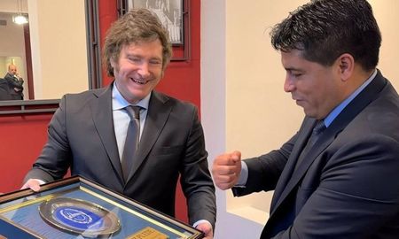 Auxilio financiero para Santa Cruz: el Gobierno nacional le otorgó un anticipo de $100.000 millones. Auxilio financiero para Santa Cruz: el Gobierno nacional le otorgó un anticipo de $100.000 millones.