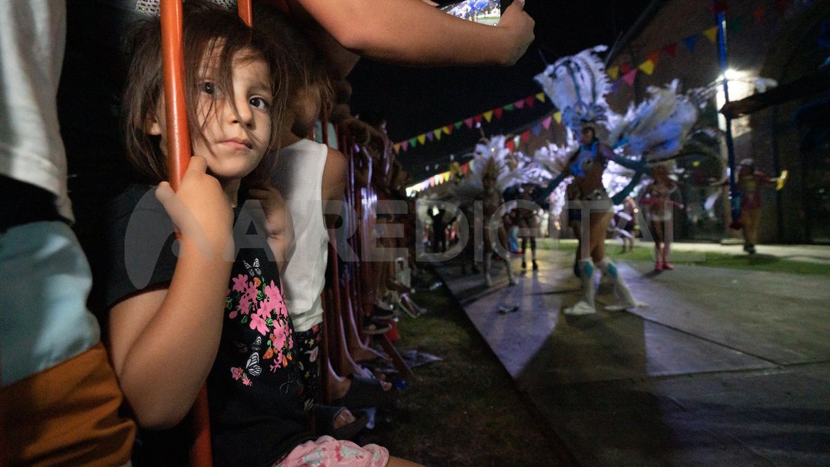 Niñas y niños también se sumaron a los espectáculos.