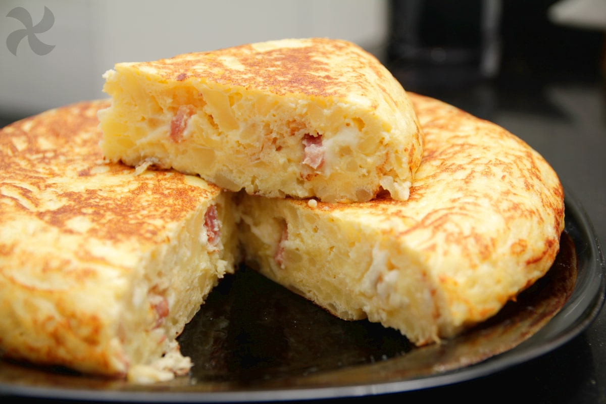 La tortilla de papas rellena es un plato delicioso y fácil de hacer en casa con ingredientes que seguramente tenés. La tortilla de papas rellena es un plato delicioso y fácil de hacer en casa con ingredientes que seguramente tenés.