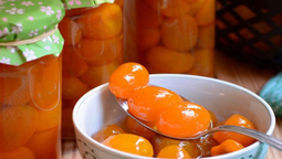 altText(Cómo hacer quinotos en almíbar caseros, una receta fácil y práctica para disfrutar en casa)}