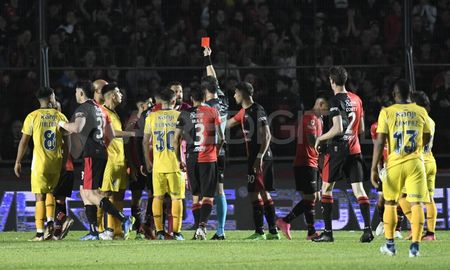La expulsión en el partido de Colón ante Rosario Central, por la Copa de la Liga. La expulsión en el partido de Colón ante Rosario Central, por la Copa de la Liga.