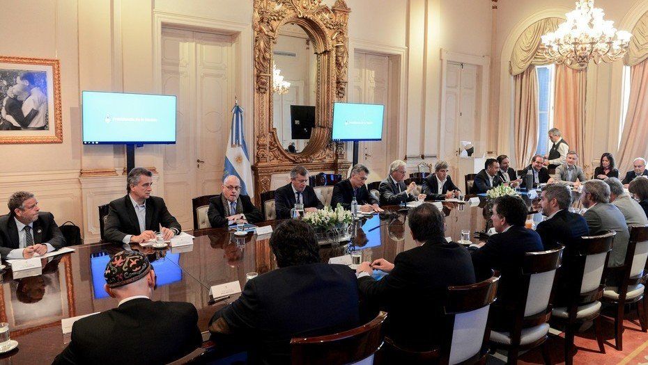 El Gobierno da una señal y arranca con un recorte del 20% de los cargos políticos