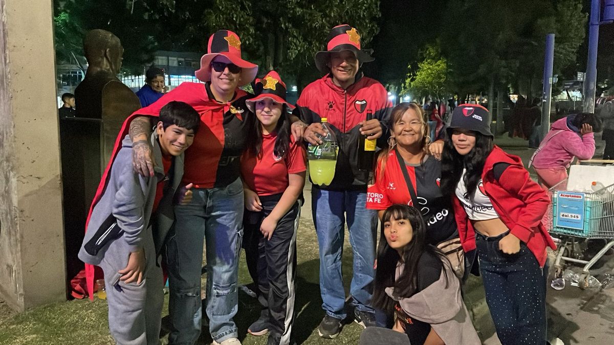 La previa del cumpleaños: amistad y familia. La previa del cumpleaños: amistad y familia.