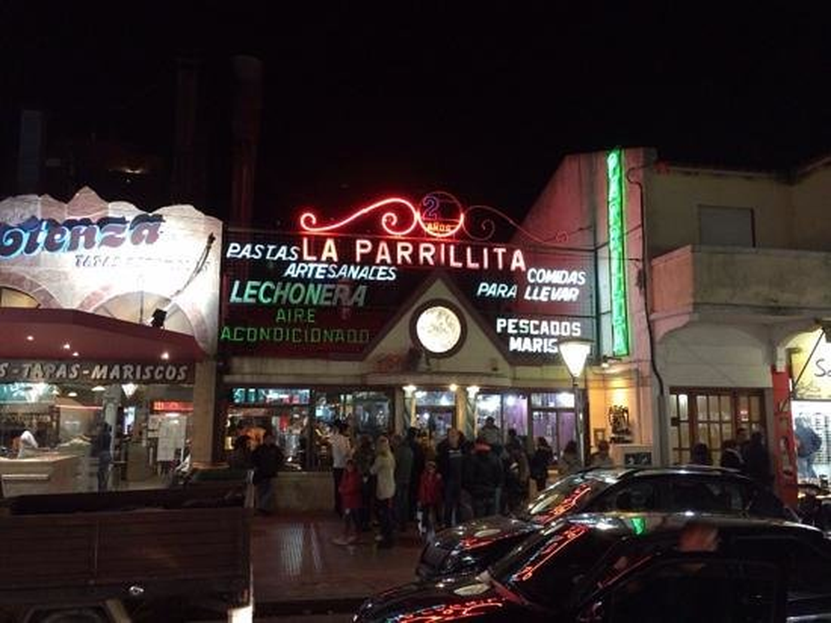 Aunque el escrache a la familia que abonó con la tarjeta de la AUH ocurrió hace un año, las redes sociales no olvidan y el escándalo resurgió.