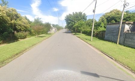 Tres delincuentes armados irrumpieron en una vivienda del sur de Santa Fe, golpearon y ataron a sus dueños. Escaparon con dinero y oro. Tres delincuentes armados irrumpieron en una vivienda del sur de Santa Fe, golpearon y ataron a sus dueños. Escaparon con dinero y oro.
