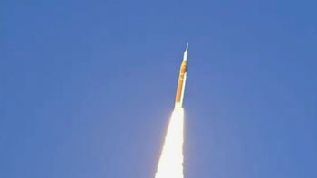 Tres astronautas estadounidenses y uno canadiense parten al espacio en la misión Artemis II.