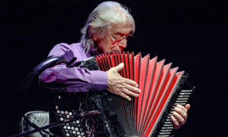 Raúl Barboza dedicó su vida a la música. Raúl Barboza dedicó su vida a la música.