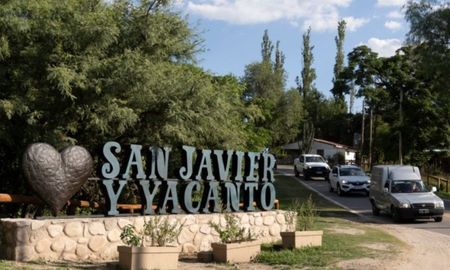 Los senderos serranos de San Javier y Yacanto permiten disfrutar de trekking, mountain bike y foto turismo en entornos naturales. Los senderos serranos de San Javier y Yacanto permiten disfrutar de trekking, mountain bike y foto turismo en entornos naturales.