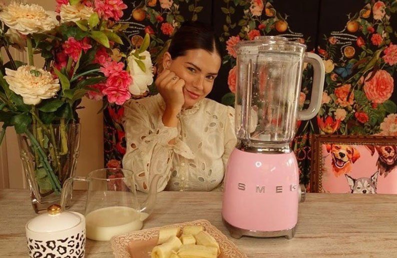 La China Suárez colocó estampados de flores ¡hasta en la cocina!