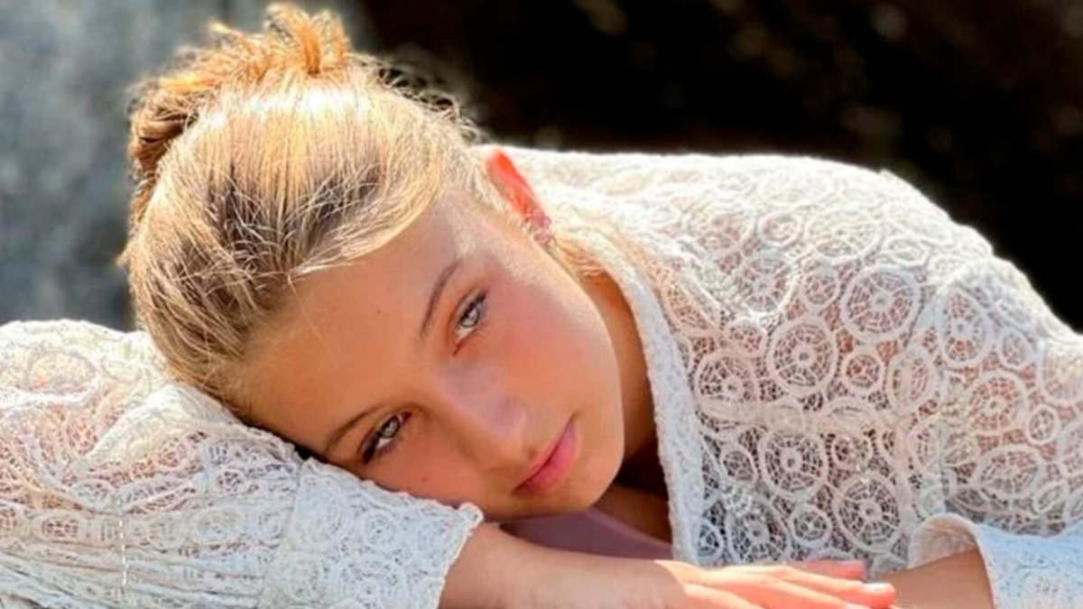 Indiana Cubero está de novia con un jugador de Vélez y compartió en redes la primera foto.