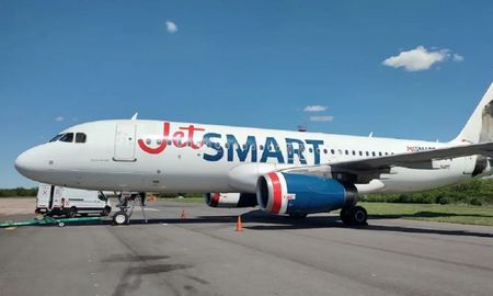 La aerolínea utiliza este programa para completar los asientos que quedan vacantes en el último momento, ofreciendo un beneficio directo a quienes no requieren planificación previa para viajar. La aerolínea utiliza este programa para completar los asientos que quedan vacantes en el último momento, ofreciendo un beneficio directo a quienes no requieren planificación previa para viajar.