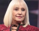 Fiesta, que fantástica, fantástica esta fiesta, entonaba Raffaella Carrà con alegría. Sus canciones hicieron bailar a todo el mundo.