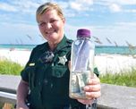 encuentran en el mar una botella con una carta conmovedora encuentran en el mar una botella con una carta conmovedora