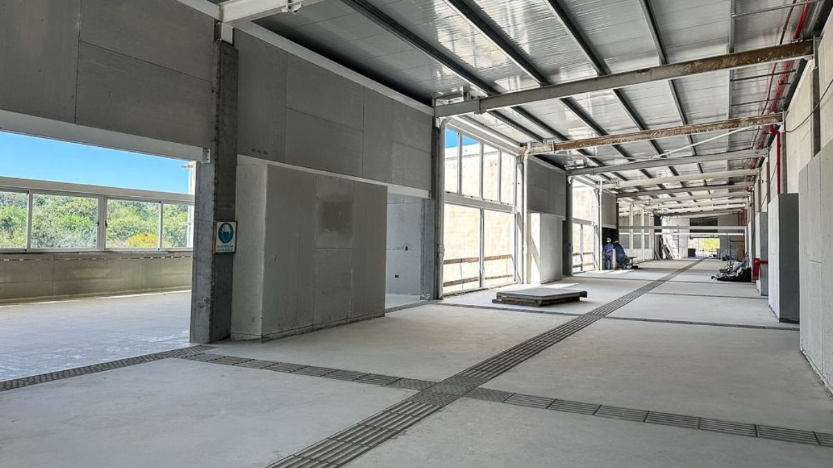 El nuevo edificio de la Escuela Echeverría ya supera el 75% de avance y promete transformar la infraestructura educativa del norte de la ciudad de Santa Fe. El nuevo edificio de la Escuela Echeverría ya supera el 75% de avance y promete transformar la infraestructura educativa del norte de la ciudad de Santa Fe.