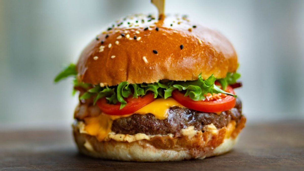 Al joven no le bastaron las respuestas de la empresa y decidió que se convertirá en vegano.