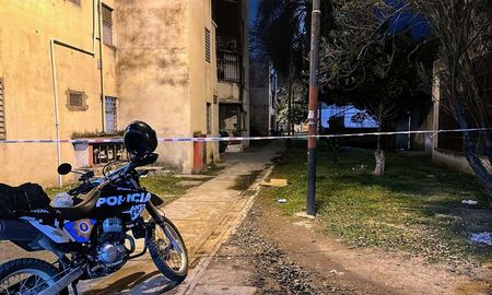 Un joven recibió un disparo en la espalda después de que le robaran el celular y la billetera. Un joven recibió un disparo en la espalda después de que le robaran el celular y la billetera.