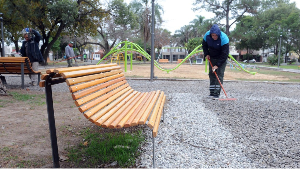 Estos trabajos forman parte del ambicioso objetivo que se trazó desde la Municipalidad de Santa Fe de alcanzar los 70 espacios públicos mejorados Estos trabajos forman parte del ambicioso objetivo que se trazó desde la Municipalidad de Santa Fe de alcanzar los 70 espacios públicos mejorados