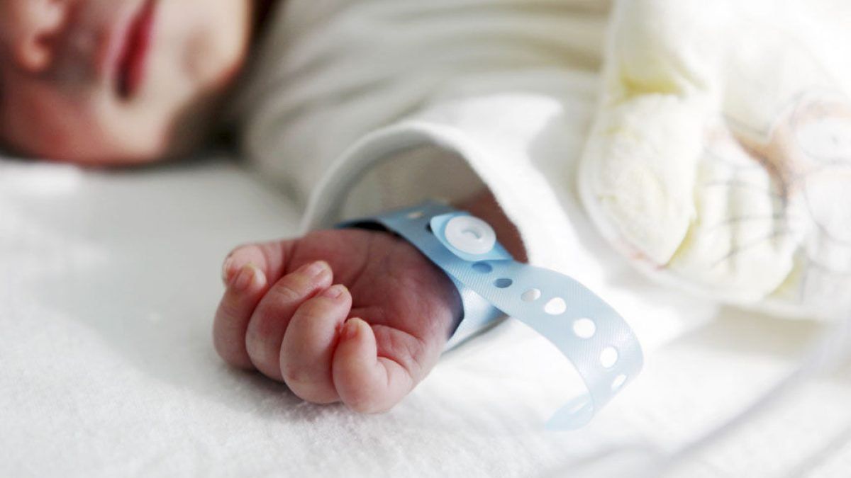 Los simples análisis que se realizan tras el consentimiento materno, pueden detectar rápidamente en el organismo del niño la presencia de benzodiazepinas (ansiolíticos), cocaína y marihuana, las sustancias más frecuentes en estos casos.