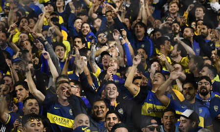 Pasión por Boca: un niño honra la memoria de su mamá con un regalo especial Pasión por Boca: un niño honra la memoria de su mamá con un regalo especial