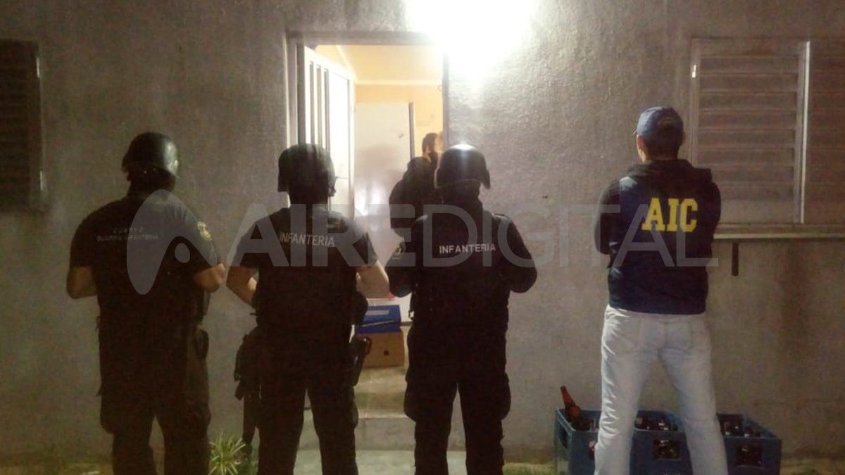 Por el caso fueron detenidos dos hombres y una mujer.