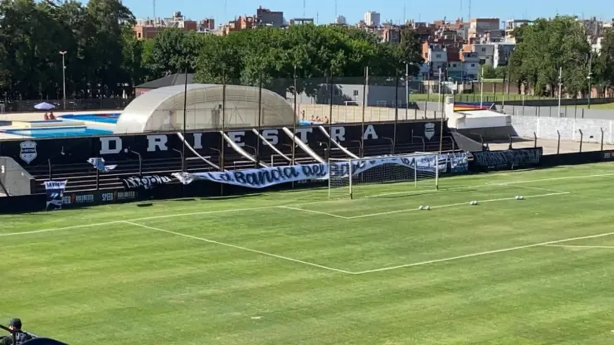 Riestra hará de local en su estadio. Riestra hará de local en su estadio.