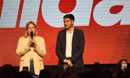 Antes de ingresar a una reunión del PRO, Gisela Scaglia tuvo un breve contacto con la prensa porteña y fue consultada por la actualidad del país, la fuga de dirigentes del PRO hacia LLA y el futuro de Provincias Unidas.