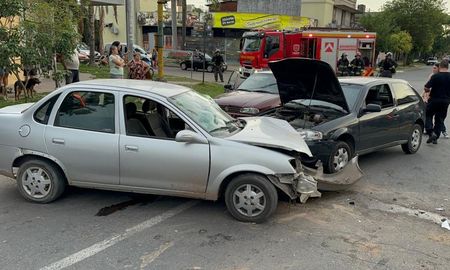 El accidente ocurrió en avenida Facundo Zuviría y su intersección con calle Ángel Cassanello. Una persona resultó herida de gravedad. El accidente ocurrió en avenida Facundo Zuviría y su intersección con calle Ángel Cassanello. Una persona resultó herida de gravedad.