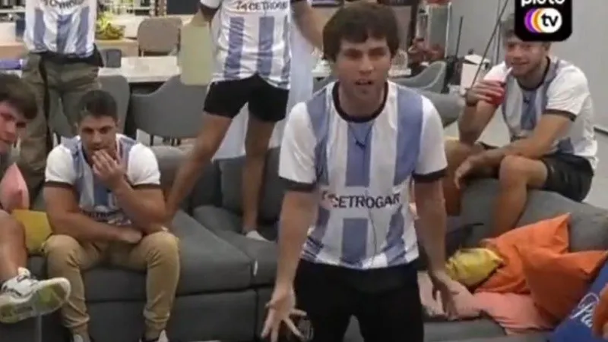 El clip del desafortunado comentario de Agustín el día anterior de la derrota de la albiceleste ya recorre las redes sociales.