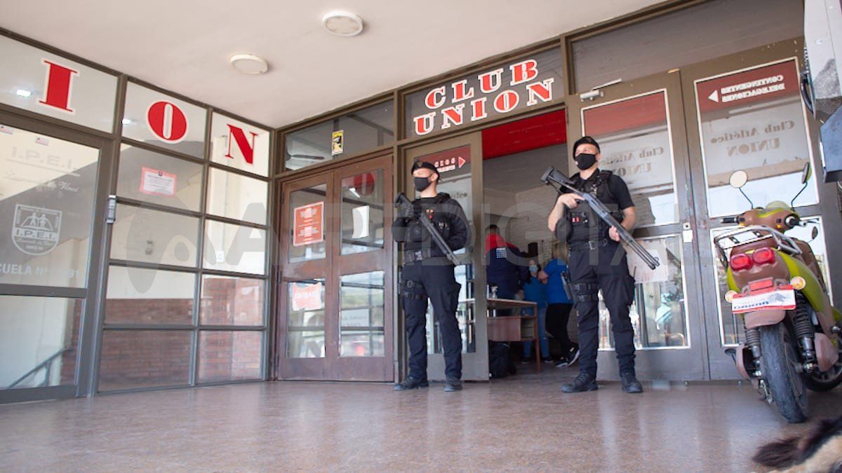 Unión: allanamiento de fuerzas federales en la sede del club