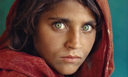El calvario de Sharbat Gula, la niña afgana: así vive hoy la mujer ícono de los refugiados tras huir de los talibanes El calvario de Sharbat Gula, la niña afgana: así vive hoy la mujer ícono de los refugiados tras huir de los talibanes