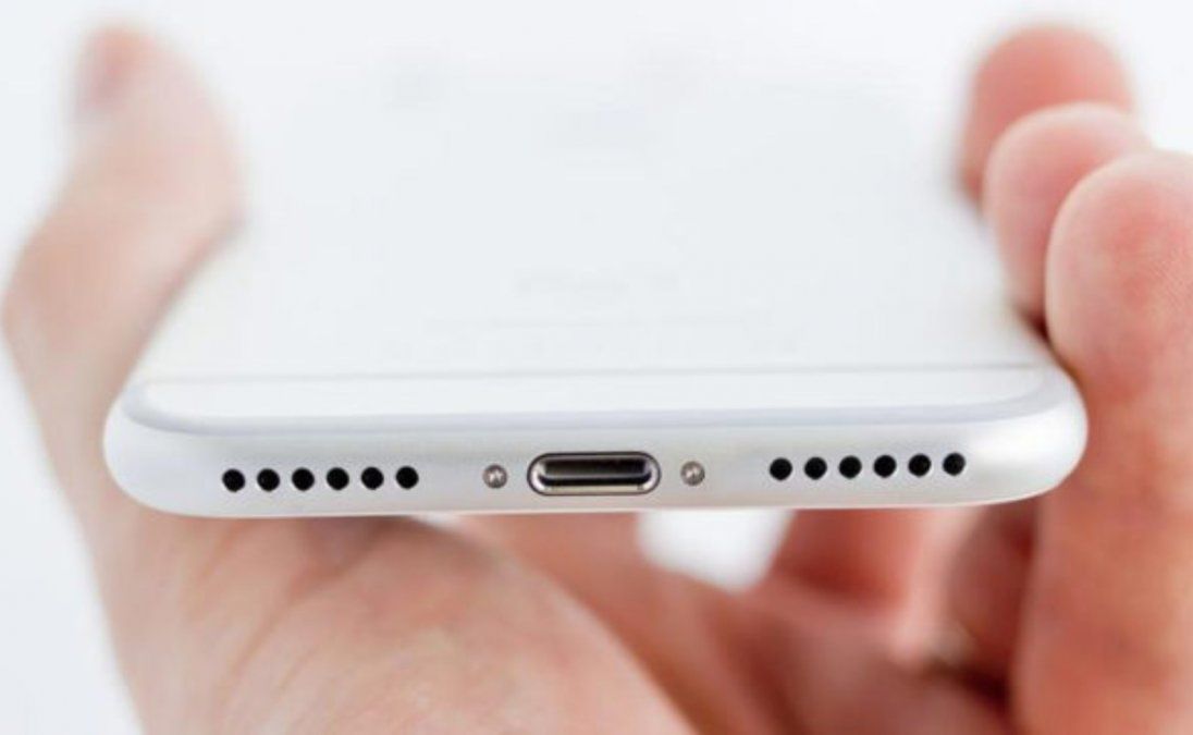 Apple planea eliminar todos los puertos en los iPhone de 2021
