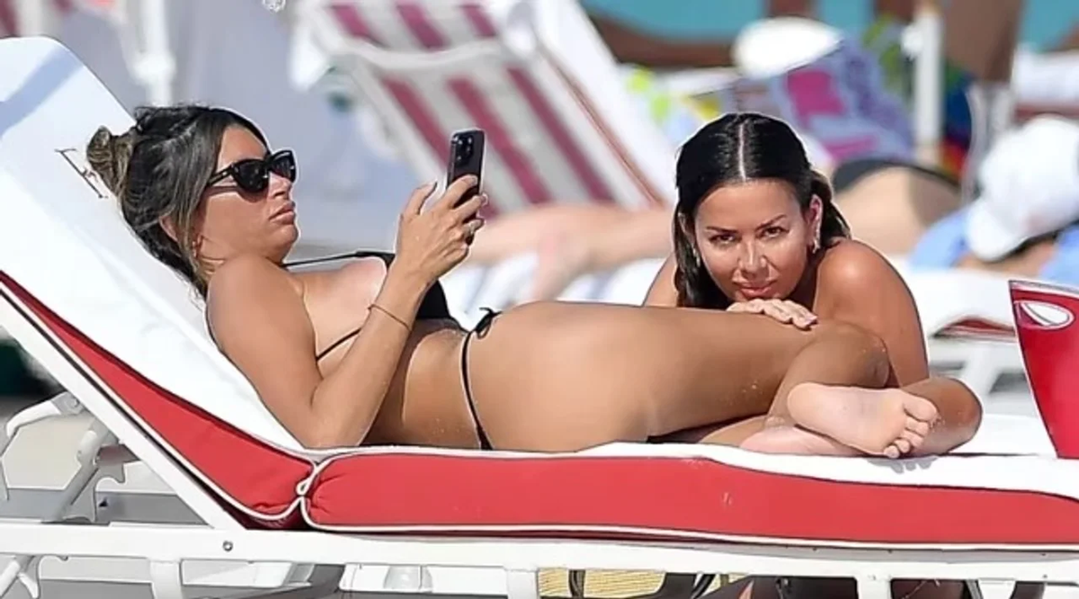 Flor Parise y Karina Jelinek, juntas en Miami. Flor Parise y Karina Jelinek, juntas en Miami.