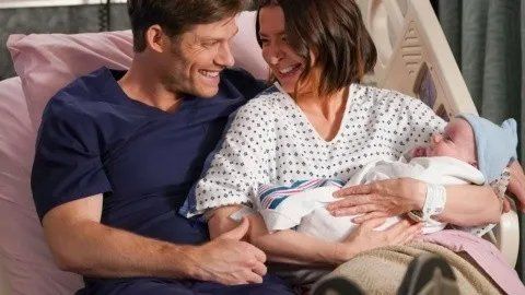 Amelia tuvo a su bebé